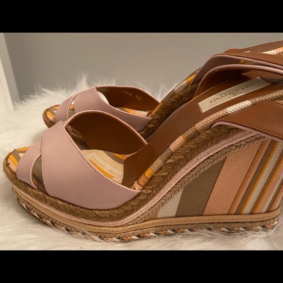 Valentino Garavani Espadrille Wedge Sandals - Picture 15 of 17